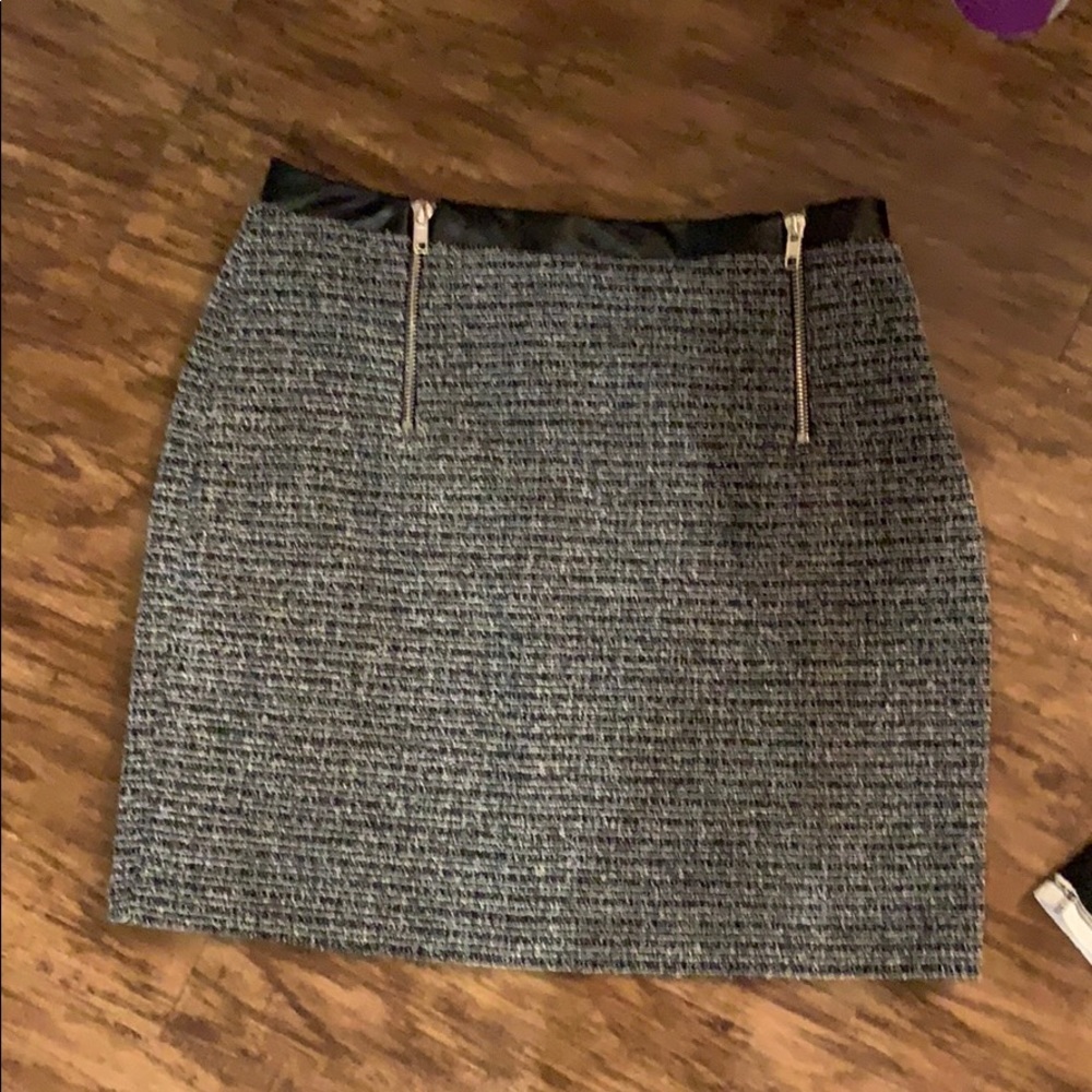 tag still on skirt size medium
